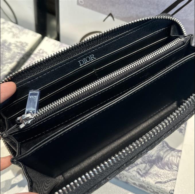 2025228Y 210P182141922